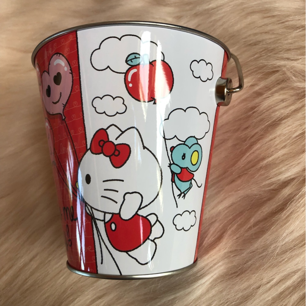 Hello Kitty Valentine’s Day Pail Bucket Red Pink White Metal Sanrio Kawaii - Picture 6 of 9